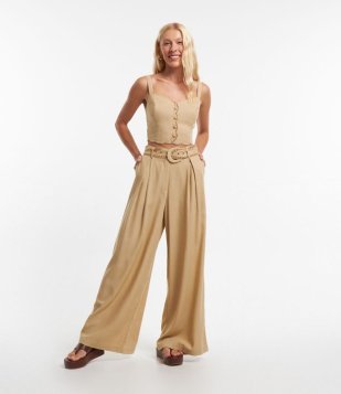 Calça Pantalona Em Viscolinho Com Cinto E Pregas Amarelo