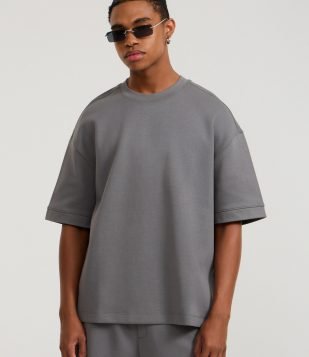 Camiseta Oversized em Moletinho com Cava Deslocada Cinza