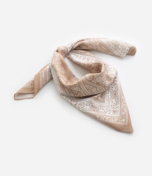 Lenço Quadrado em Cetim com Estampa Paisley Bege