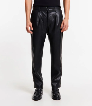 Calça Em Pu Com Bolso Faca Preto