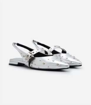 Sapatilha Slingback Com Tachas Prata
