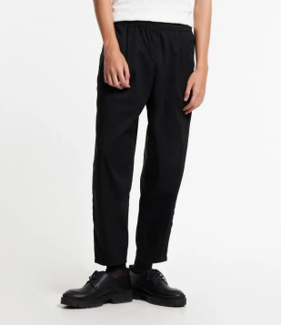 Calça Ballon Em Sarja Com Prega E Zíper Preto