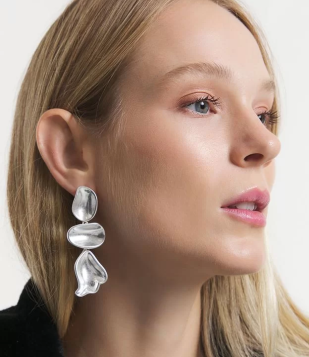 Brinco Maxo De Metal Com Formas Irregulares Prata