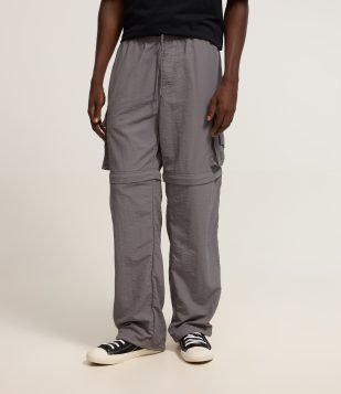 Calça Paper Touch Vira Bermuda com Puxador na Barra Cinza Médio