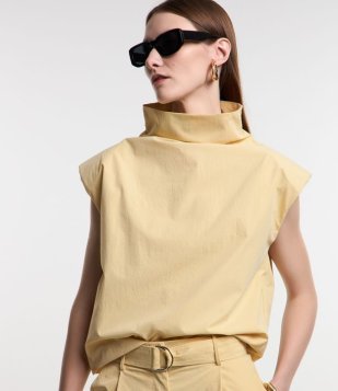 Blusa Gola Alta Com Ombro Deslocado E Sem Mangas Amarelo