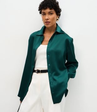 Camisa Acetinada com Punhos Largos Verde