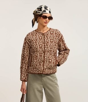 Jaqueta Trucker em Twill Paisley com Bolsos Marrom