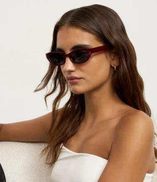 Óculos de Sol Gateado com Lente Redondo Ovalado Vermelho