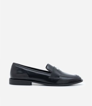 Sapato Mocassim Com Enfeite No Cabedal Preto