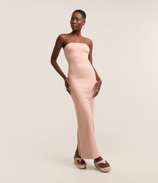 Vestido Tomara que Caia Midi em Ribana com Fenda nas Costas Bege