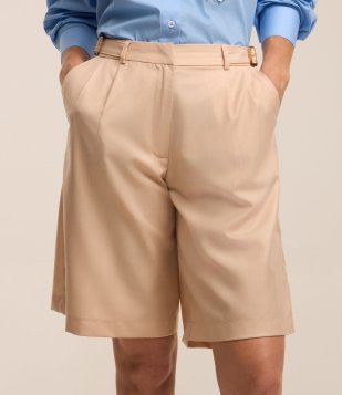 Bermuda Jorts Alfaiatada com Fivelas Laterais no Cós Rosa