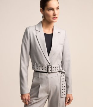 Blazer Cropped em Alfaiataria Transpassado com Cinto de Ilhós Cinza