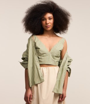 Blusa Cropped em Tricoline com Listras em Fio Tinto e Lastex nas Costas Verde