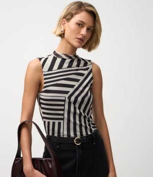 Blusa em Tule com Gola Alta com Listras Horizontais Preto e Bege