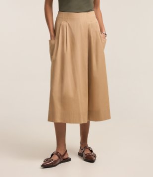 Calça Pantacourt Ampla em Tricoline com Bolsos Grandes Laterais Bege