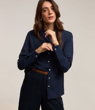 Camisa Básica em Viscolinho com Detalhe na Manga Azul