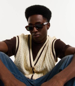 Colete Boxy em Tricô com Mix de Pontos e Contrastes Bege