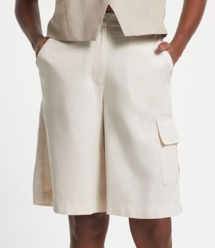 Bermuda Alongada em Viscolinho com Bolso Lateral Off White