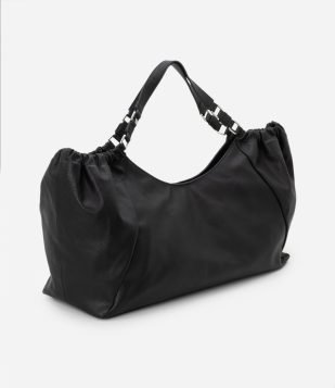 Bolsa Hobo Grande Desestruturadas e Alças com Detalhes Metálicos Preto