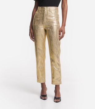 Calça Mom Cintura Alta em Sarja Metalizada com Bolsos Dourado