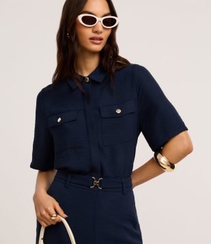 Camisa Airflow com Botões Metalizados e Bolsos Frontais Azul Marinho