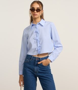 Camisa Cropped em Tricoline com Listras com Lacinhos Frontais Azul