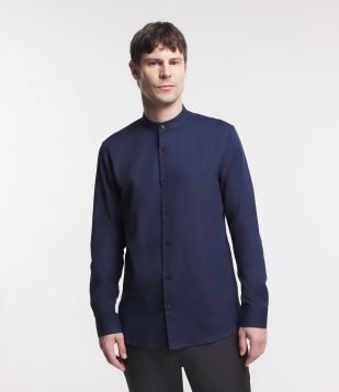 Camisa Regular Básica em Oxford com Gola Padre Azul Escuro