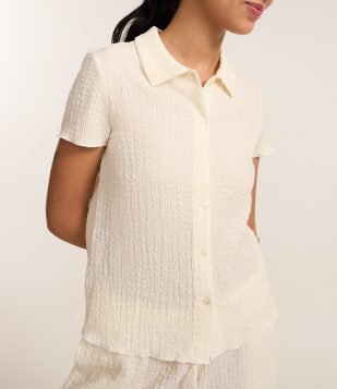 Camisa Texturizada em Cambraia com Frufru na Manga Off White