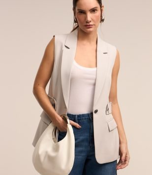 Colete Alongado em Crepe Modelo Alfaiataria com Botões Frontais Cinza