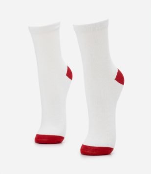 Meia Cano Alto sem Costura com Detalhe de Coração Branco Neve