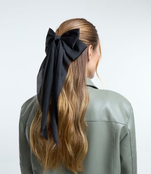 Presilha de Cabelo em Chiffon com Laço Duplo Preto