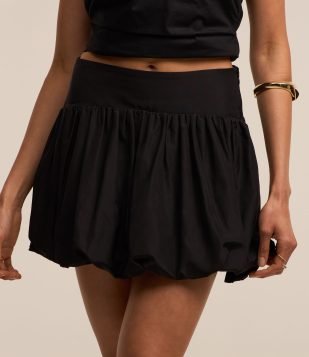 Saia Balonê Alfaiatada com Pregas e Fechamento Lateral em Zíper Preto