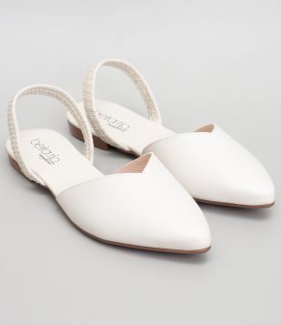 Sapatilha Mule Bico Fino e Elástico no Tornozelo Beira Rio Off White