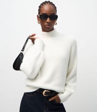 Suéter em Poliamida Peluciada com Gola Alta Branco