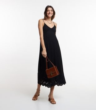 Vestido Slip Dress em Viscose com Barra Texturizada Preto
