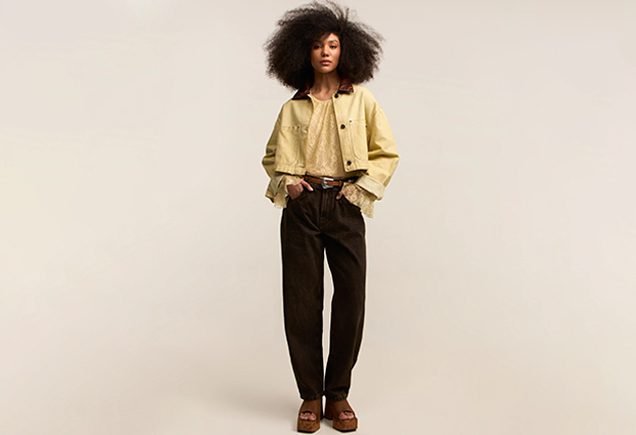 Looks com calça mom: ideias para todos os estilos