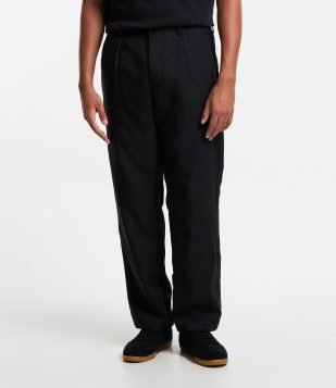 Calça Loose em Alfaiataria com Bolso Faca Preto