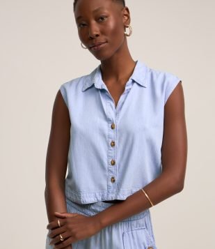 Camisa Sem Manga em Sarja com Botões Diferenciados Azul