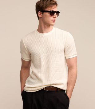 Camiseta com Textura Jacquard e Gola Redonda Branco