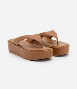Chinelo Flatform com Tiras Largas Marrom Caramelo