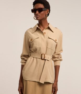 Jaqueta Parka com Bolso Utilitário e Cinto com Fivela em Metal Bege