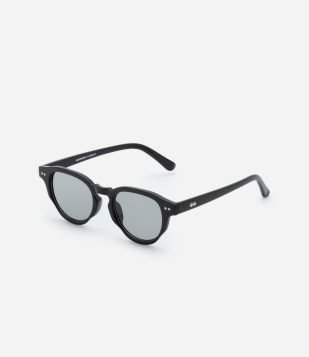 Óculos Redondo com Detalhe na Haste Preto