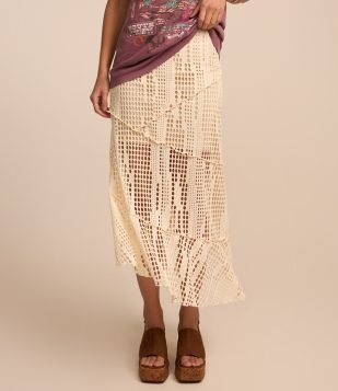 Saia Midi com Recortes Assimétricos e Textura Furadinha Bege