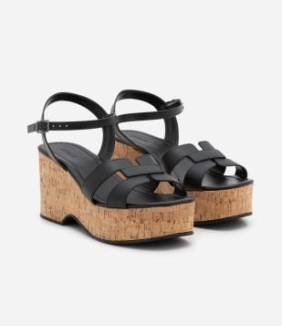 Sandália Plataforma em Pu com Cabedal H Preto