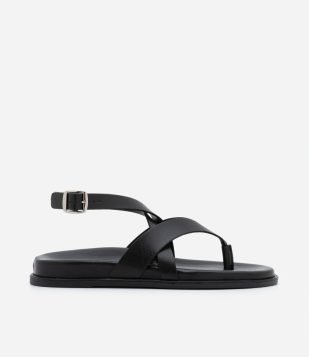 Sandália Rasteira de Dedo com Tiras Cruzadas Preto