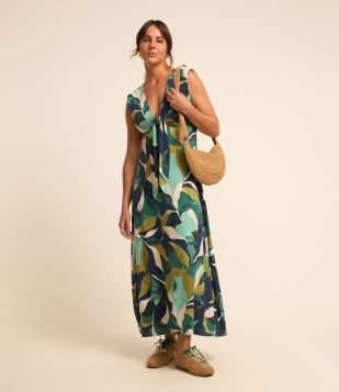Vestido Evasê Longo em Viscose com Folhagens Estampadas Azul-Verde