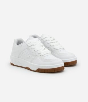 Tênis em PU com Amarração de Cadarço e Detalhes Laterais Branco