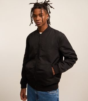 Jaqueta Bomber Aberta com Zíper Preto 2 Jaqueta Bomber Aberta com Zíper Preto 3 Jaqueta Bomber Aberta com Zíper Preto 4 Jaqueta Bomber Aberta com Zíper Preto 5 Jaqueta Bomber Aberta com Zíper Preto 6 Jaqueta Bomber Aberta com Zíper Preto 7 Avaliações Jaqueta Bomber Aberta com Zíper Preto