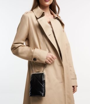 Bolsa Porta Celular com Alça de Corrente e Textura Matelassê Preto