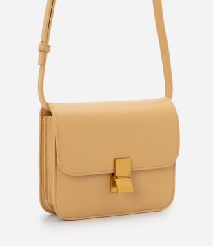 Bolsa Transversal Pequena com Tampa e Detalhe no Fechamento Bege
